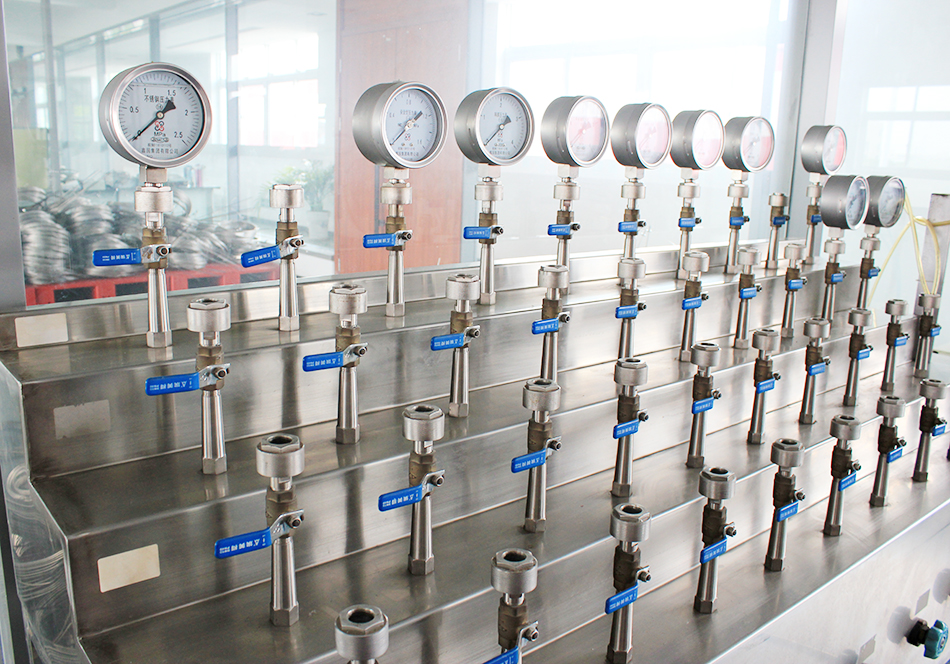 16601184344753.jpg 22压力表车间.JPG